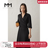 商场同款MM麦檬2024春装中长高腰V领高腰显瘦黑色冰丝连衣裙