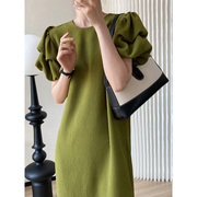 法式复古绿色泡泡袖直筒连衣裙女夏季高级感小众设计宽松气质裙子
