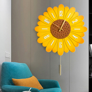 创意向日葵挂钟静音客厅现代简约时尚家用时钟表，装饰艺术挂表