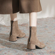 低跟短靴女秋冬款咖色磨砂，粗跟方头绒面瘦瘦靴美拉德靴子法式气质