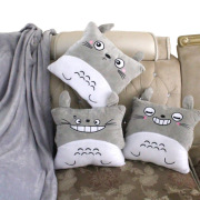 龙猫抱枕被子两用靠枕折叠毯珊瑚绒汽车内用办公室午睡枕头三合一