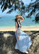 三亚海边度假沙滩裙女夏气质(夏气质)蓝色，格子绑带露背吊带连衣裙两件套装