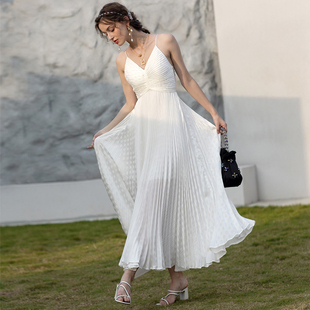 马尔代夫度假裙子白色去海边拍照穿的高级感抹胸吊带法式百褶长裙