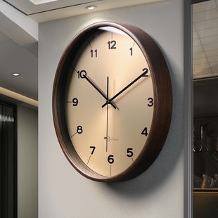 简约现代挂钟2024高档钟表，挂墙创意挂表大气客厅实木静音时钟