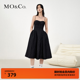 MOCO奥莱春夏肌理感法式复古风吊带短袖连衣短裙小黑裙女