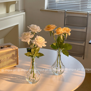 ins风玫瑰花仿真花插花瓶摆件，室内客厅餐桌花束，卧室塑料假花装饰