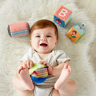 hape布艺触感有声积木玩具6个月，以上男女孩宝宝婴幼儿童锻炼抓握