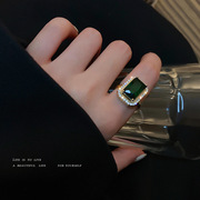 祖母绿水晶戒指女秋冬高级感气质，小众设计时尚，个性中古食指戒指环