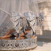 水钻银色亮片水晶婚鞋女2024年蝴蝶结高级感新娘主婚纱高跟鞋