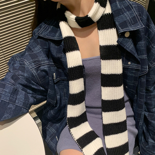 西本条纹窄版针织围巾女冬季韩国小众设计师凹造型超长细围脖毛线