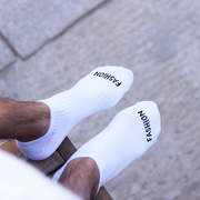 4双装纯棉男士袜子潮男白袜控性感，舒适透气吸汗运动船袜字母短袜