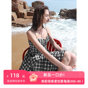 三彩ibudu2023夏季格纹吊带连衣裙收腰短裙辣妹甜酷风时尚