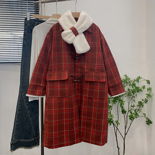 2.8斤红色格子长袖呢子外套，保暖围脖牛角扣大衣时尚休闲洋气l$4