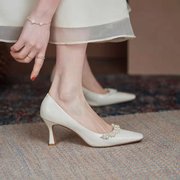 白色法式高跟鞋女细跟2024年春秋婚鞋气质，小跟鞋珍珠方头单鞋