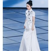2023年赵丽颖复古国色礼服，同款中国改良式，旗袍水墨旗袍短袖汉元素