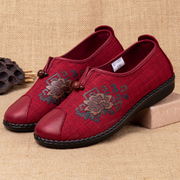 老北京布鞋春秋季女单鞋中老年人舒适妈妈鞋，防滑软底老人奶奶红鞋