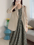 夏季薄款西装韩版优雅显瘦宽松缎面，七分袖西服防晒衫外套女装