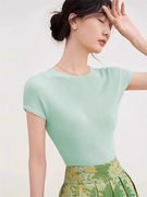 薄荷曼波绿色冰丝针织短袖T恤女夏季韩系穿搭正肩配半身裙的上衣