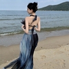 法式高级设计感蓝色系海洋，度假风印花露背挂脖连衣裙波西米亚长裙