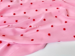 柔软垂坠半透 粉色加厚红色刺绣小花雪纺面料衬衫连衣裙汉服布料