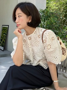 韩国chic夏季花朵蕾丝花边重工雕花镂空泡泡袖圆领短款衬衫上衣女