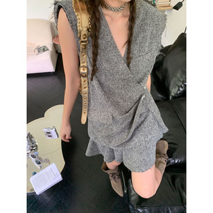 xinleilin2022夏灰色，小香风无袖背心，马甲&不规则半裙套装