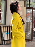 黄色呢子大衣女秋冬季加厚气质高级感中长版毛呢外套
