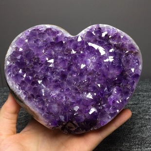 乌拉圭天然紫水晶簇紫晶洞爱心形矿物标本家居，客厅桌面装饰品摆件