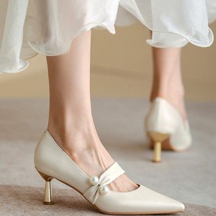 仙女白色法式高跟鞋女尖头，2024春秋婚鞋小众高级珍珠单鞋小跟