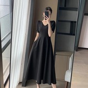 法式黑色连衣裙女2024夏季纯色，v领简约赫本风气质复古a字长裙