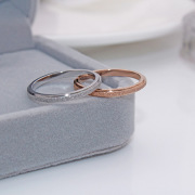 玫瑰金戒指女时尚食指环设计小众情侣对戒钛钢磨砂尾戒网红高级感