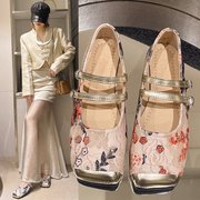 新中式印花刺绣平底鞋2024夏季浅口单鞋舒适不磨脚一字式扣带女鞋