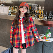 女童红色格子衬衫春秋，款2024儿童洋气，时髦韩版女大童外套春季