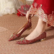 红色低跟婚鞋女刺绣中式秀禾水晶，新娘鞋2024年平底单鞋不累脚