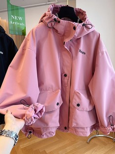韩国韩版设计感小众宽松工装，连帽粉色风衣外套，女春秋双口袋冲锋衣