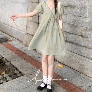 bm7.12黄绿果酱夏季条纹v领显瘦系带连衣裙可爱短裙