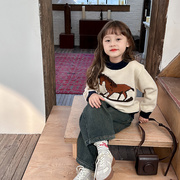艾摩贝贝童装女童韩版卡通小马毛衣2023冬款儿童绵羊绒木马针织衫