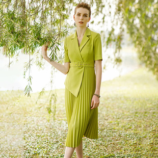 OL时尚干练绿色西装连衣裙短袖2022夏季职业套裙气质显瘦百褶裙
