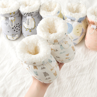 新生婴儿鞋子秋冬季羊羔绒，棉鞋软底加厚加绒保暖高帮0-3男女宝宝