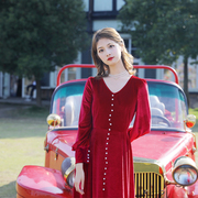 初秋装2022年法式复古v领气质红色，长袖金丝绒连衣裙女春秋季
