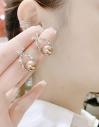 交错式珍珠耳钉镶钻气质百搭网红耳环简约925银针耳坠耳饰女