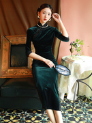 丝绒旗袍秋冬长袖少女改良版，气质优雅复古中国风连衣裙绿色长款女