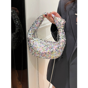 今年流行包包2024小众设计感银色亮片手提包斜挎饺子包女