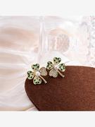 银针春季简约镶钻撞色四叶草，耳钉气质绿色，镶珍珠四瓣花耳环