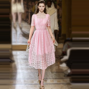 欧洲站夏季重工镂空粉色蕾丝长，裙子法式u领优雅气质连衣裙女