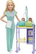 美国美泰Barbie娃娃婴儿医生玩具套装金发娃娃2个婴儿检查台配件