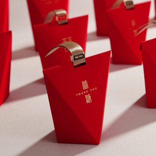 2024结婚喜糖盒子创意红色，婚礼中国风高级感新中式喜糖果袋