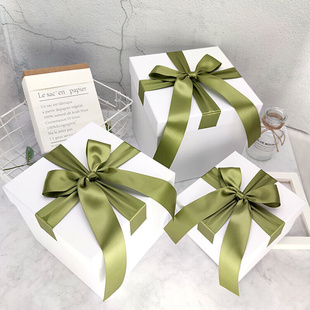 白色正方形圣诞节礼盒空盒简约生日礼物包装盒纸盒精美橱窗堆头盒
