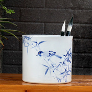 景德镇陶瓷器笔筒手绘青花瓷，桌面收纳摆件超大毛笔桶收藏涂玉平
