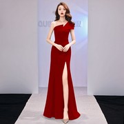 高端小晚礼服2024夏季气质宴会高贵红色单肩连衣裙气场女王范